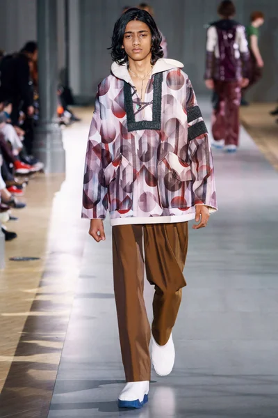Look 13